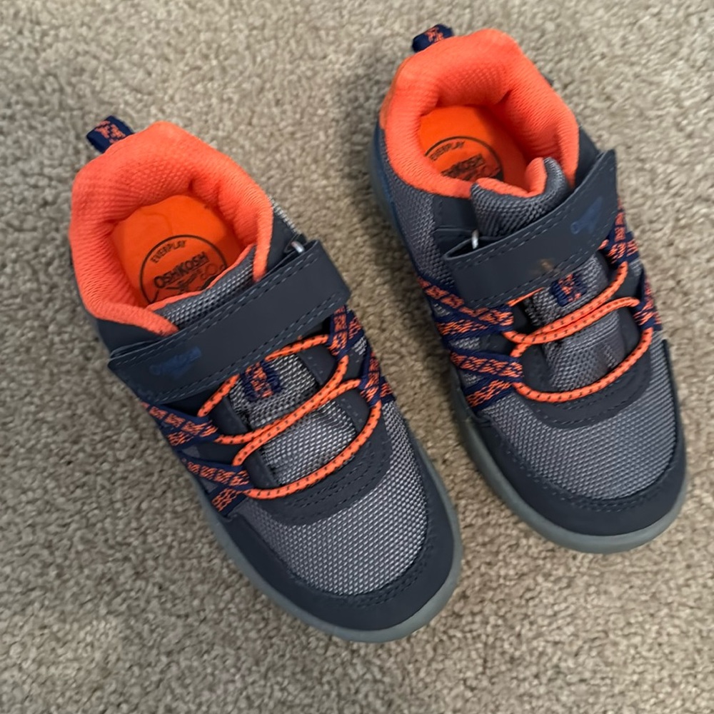 Oshkosh tennis shoe kids toddler